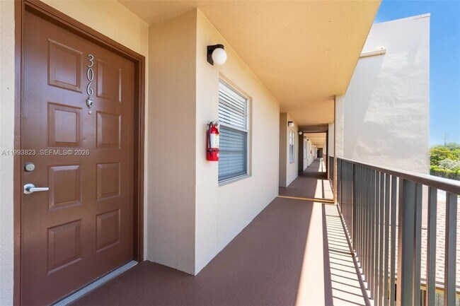 Building Photo - 13455 SW 16th Ct