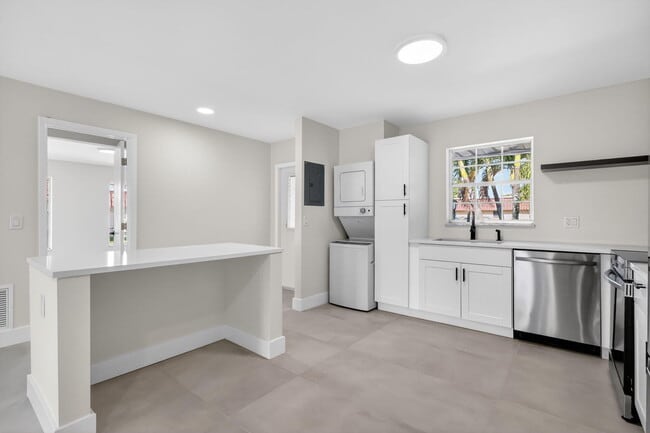 Building Photo - 846 Salem Ln