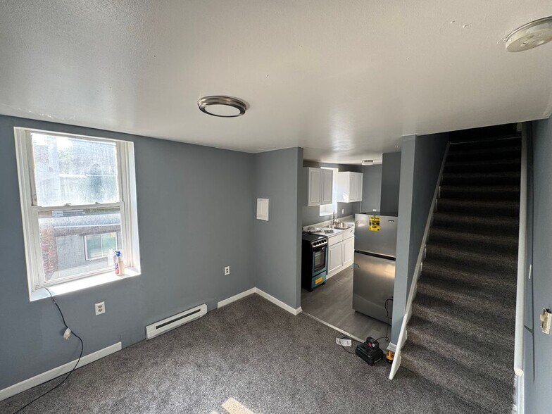Primary Photo - 663 2nd Ave