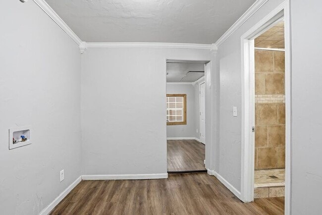 Building Photo - 2514 E Archer St