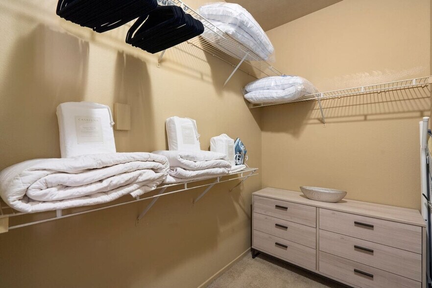 Building Photo - 7009 E Acoma Dr