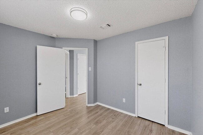 Building Photo - 4517 Ebbtide Ct