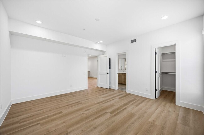 Building Photo - 5406 San Jose St