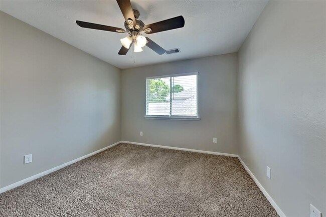 Building Photo - 17003 Fairway Glen Ln