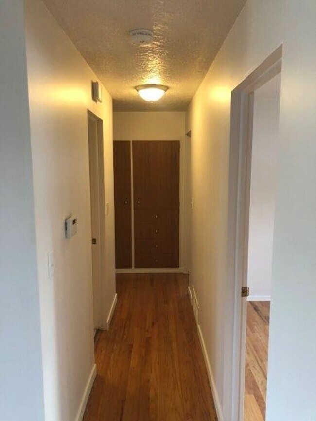 Building Photo - Beautiful Northside 3 Bedroom 2.5 Bath near the Indian Trail!