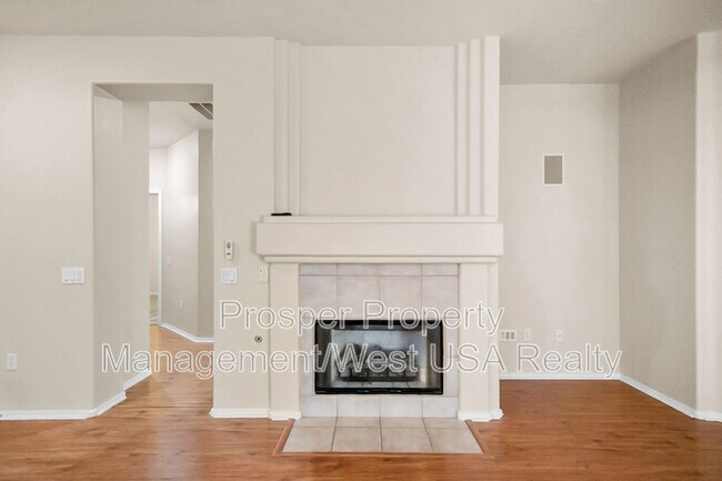 Building Photo - 17547 W Calistoga Dr