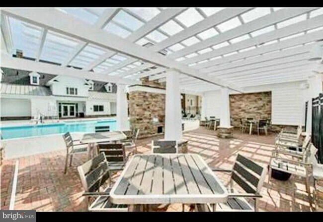 Building Photo - 7111 Tyndale Way