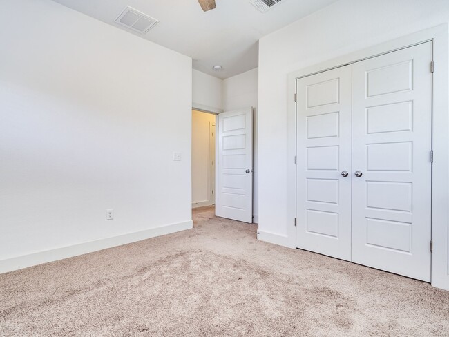 Building Photo - 2215 Capulet St