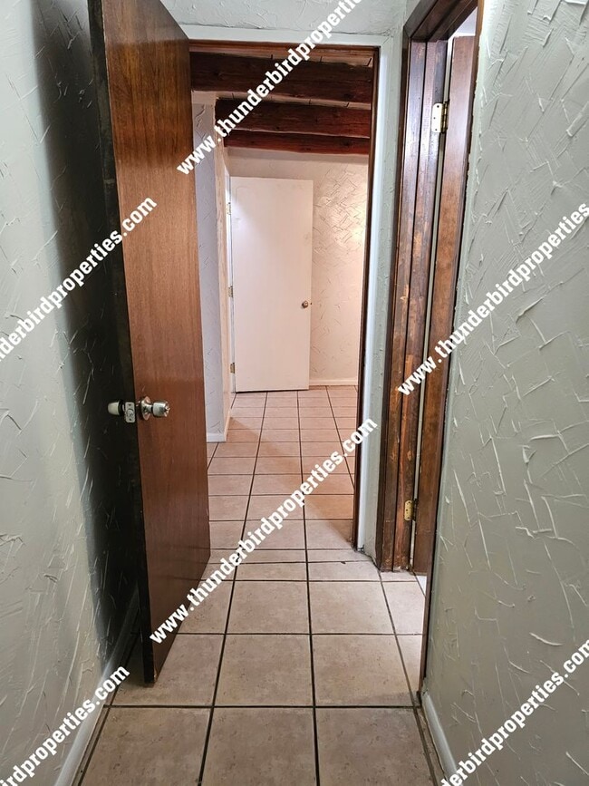 Building Photo - 325 San Andres Ave NW