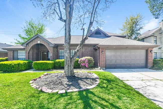 Building Photo - 14118 Double Pine Dr