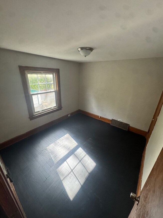 Building Photo - SECTION 8 & EDEN Accepted!!! Cleveland Charm Reimagined — Fully Renovated Home!