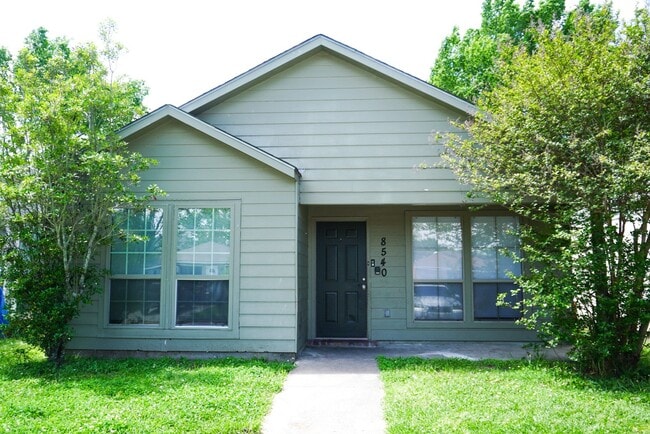 Building Photo - 8540 Longwood View Ave