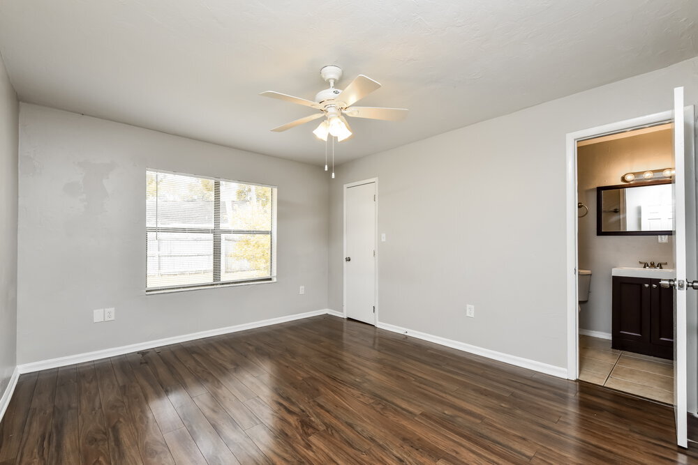 Building Photo - 800 Jarmilla Ln
