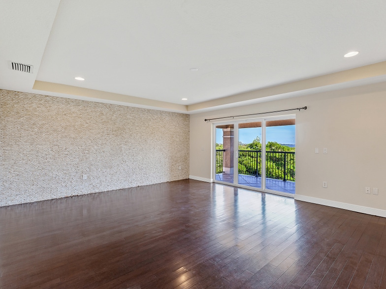 Building Photo - 9111 43rd Terrace W