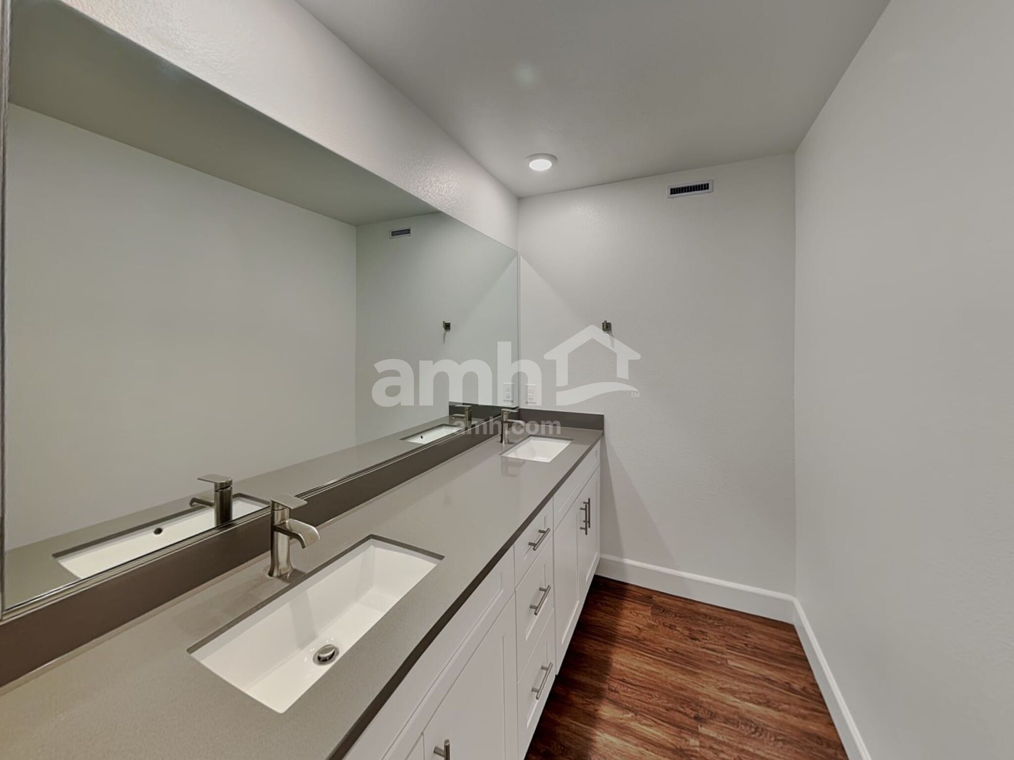 Building Photo - 10132 W Oleta Ave