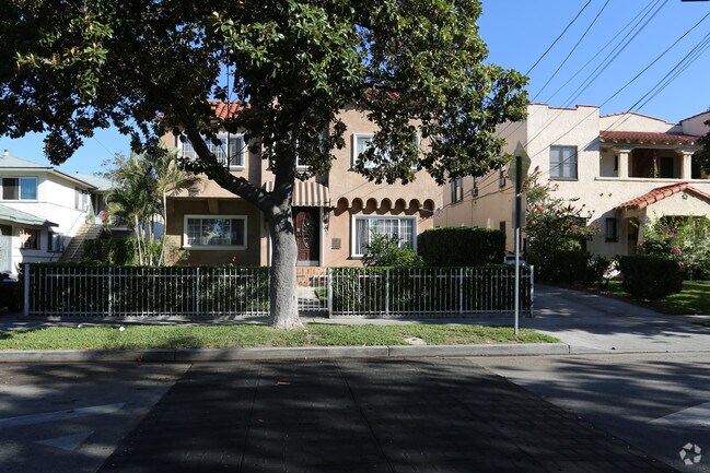Building Photo - 605 E Garfield Ave