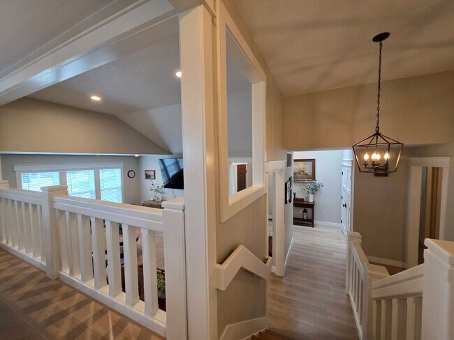 Building Photo - 4002 S Olson Pl