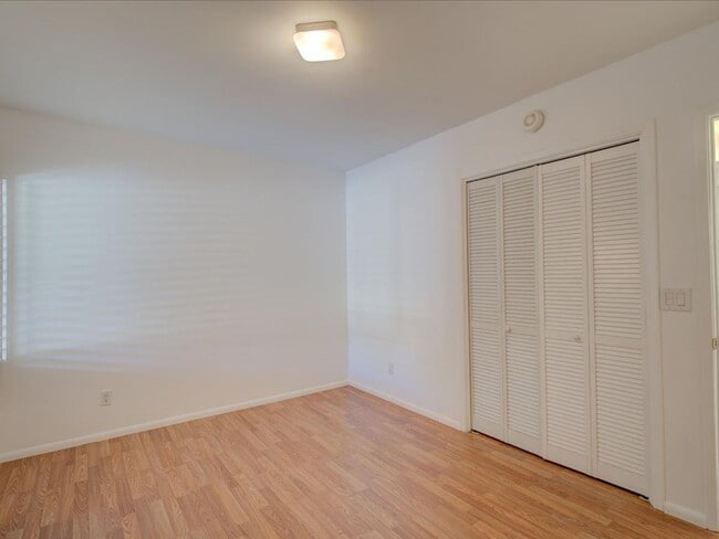 Building Photo - 5526 N Arroyo Grande Dr