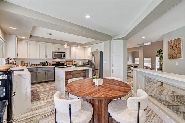 Building Photo - 9748 Cathedral Stairs Ct