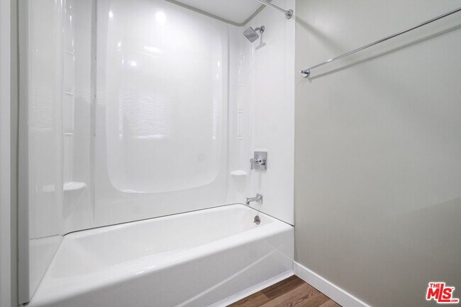 Building Photo - 848 18th St