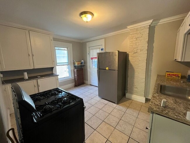 Building Photo - 353-355 Pearl St