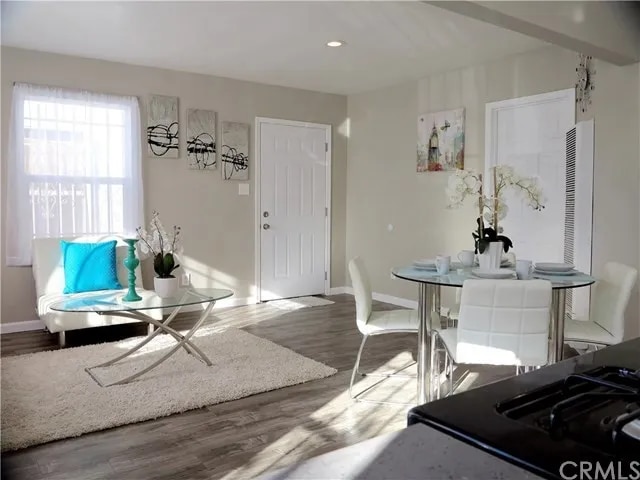 Building Photo - 6580 S Van Ness Ave