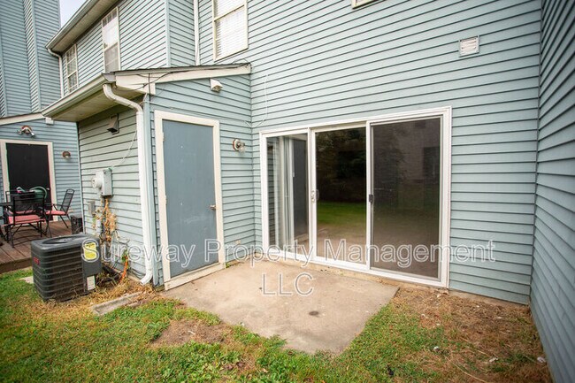 Building Photo - 137 Brent Ct