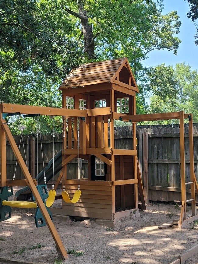 Building Photo - 4105 Bill Owens Pkwy