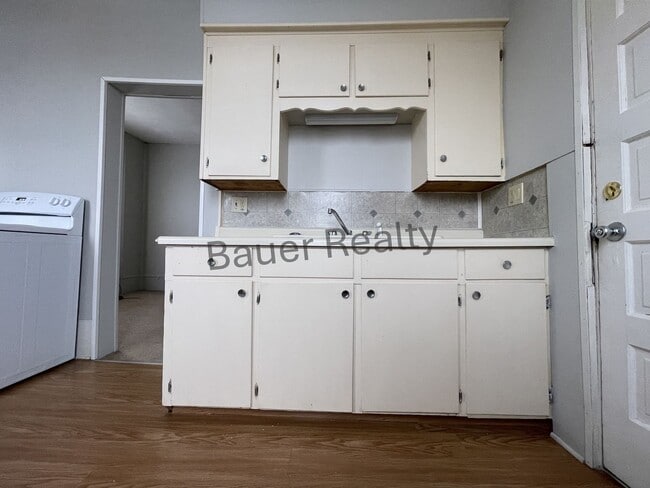 Building Photo - ad108