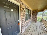 Building Photo - 11822 E Gateway Dr SE