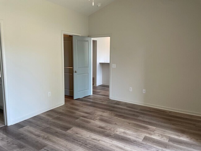 Building Photo - 3023 Cedar Creek Ln