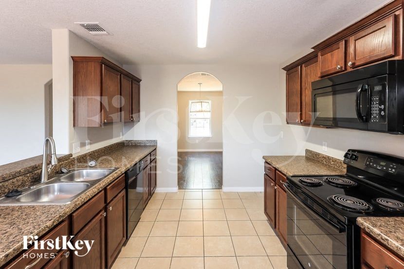 Building Photo - 11803 Luckey Vista