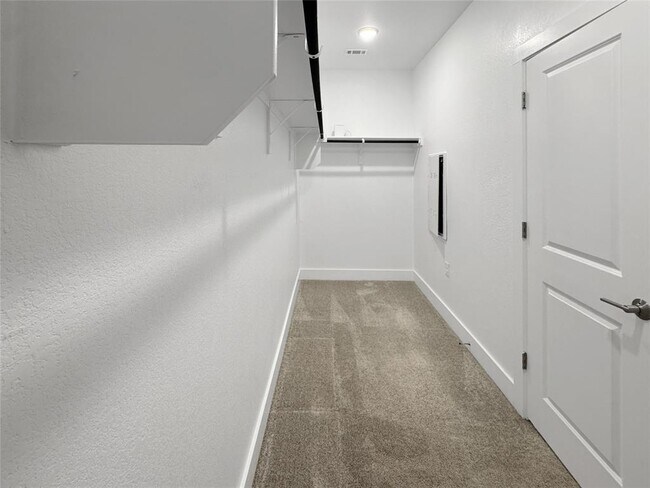 Building Photo - 1420 Carvin Wy