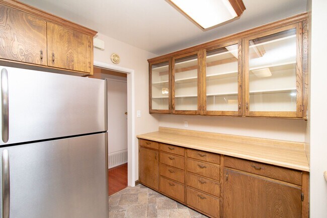 Building Photo - Expansive Four-Bedroom In Highly Desirable City Of Redlands!