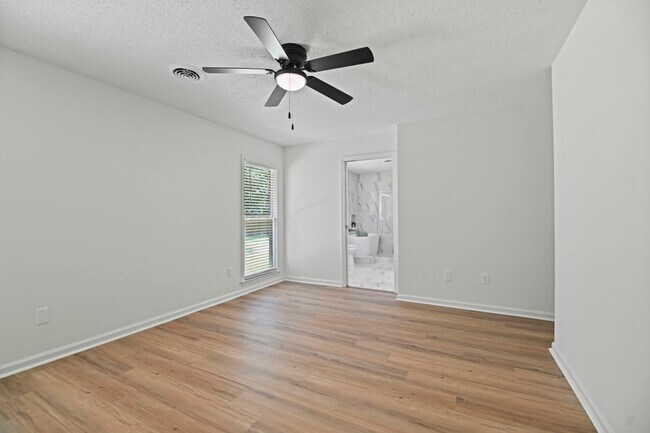 Building Photo - 2117 Semmes Dr