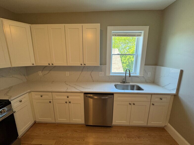 Building Photo - 29 Cameron Ave