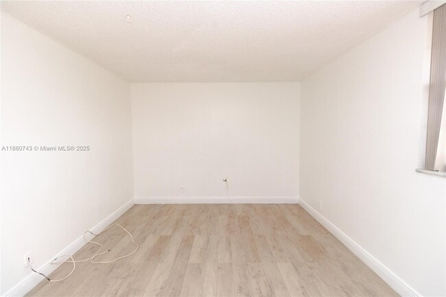 Building Photo - 3100 N Pine Island Rd