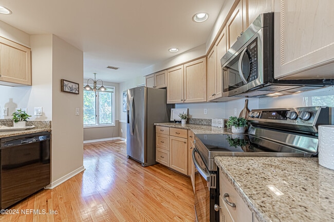 Building Photo - 2099 Winterbourne W
