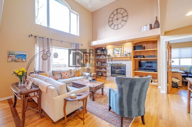 Building Photo - 2432 Mallard Cir