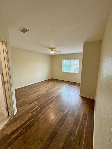 Bedroom 1 - 5527 Bolivar St