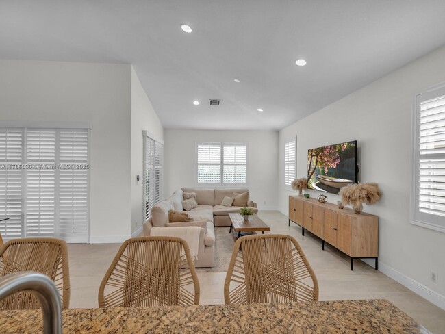Building Photo - 7676 Eagle Point Dr
