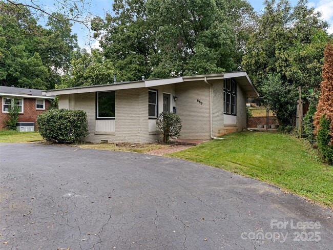 Building Photo - 553 Kenlough Dr