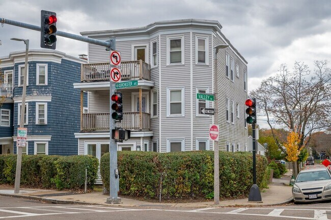 Building Photo - 2131 Dorchester Ave