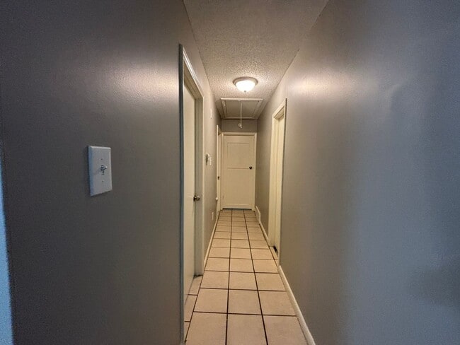 Building Photo - 5168 Corkwood Dr