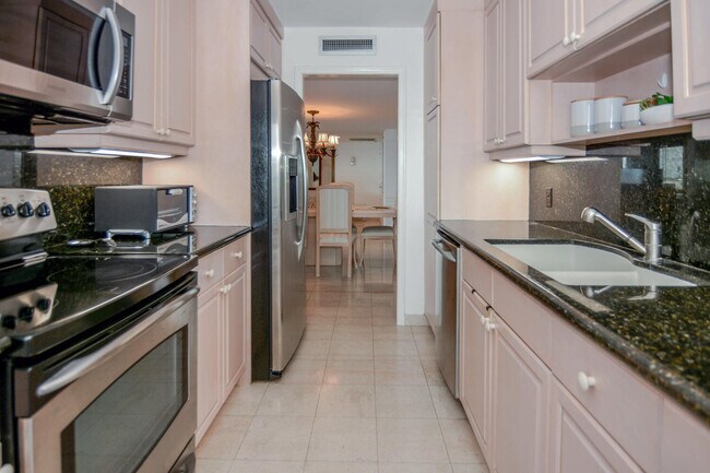 Building Photo - 4200 N Ocean Dr
