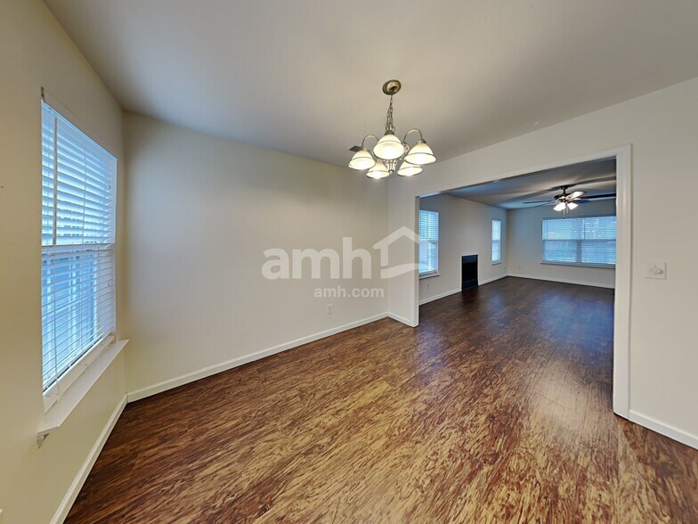 Building Photo - 500 Pawley Dr