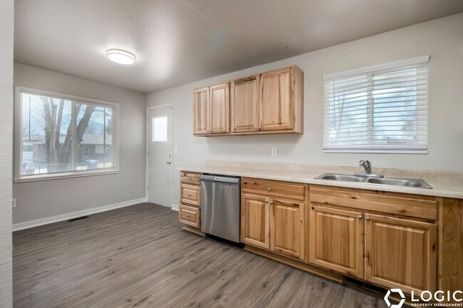 Building Photo - 7338 Rusty Dr