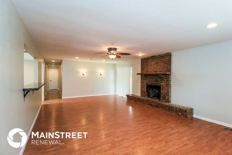 Building Photo - 305 W Grand Teton Ct