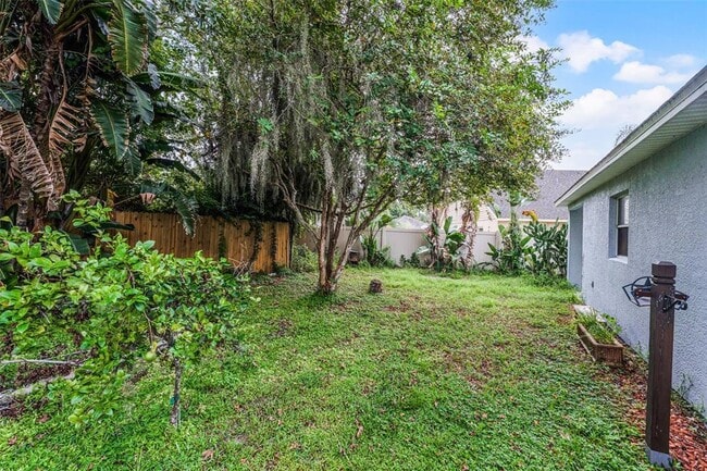 Building Photo - 4033 Forest Island Dr