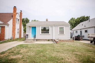Building Photo - 213 Warrington Rd